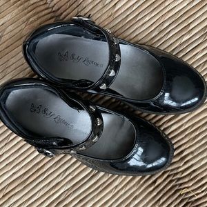Little girls patten, leather dress shoes